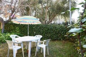 Outdoor dining - S344 – Three-room apartment in Sirolo, five minutes’ walk from the center (Sirolo)