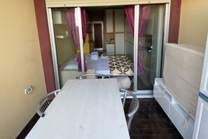 Dining - SE130 - Senigallia, studio apartment at the Piramidi residence (Senigallia)