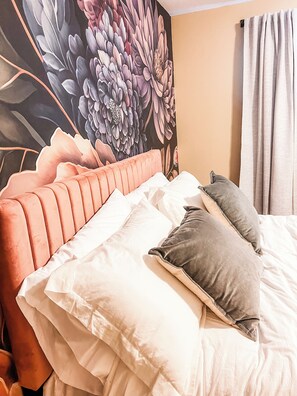 1 bedroom, desk, free WiFi, bed sheets