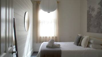 3 chambres, fer et planche à repasser, Wi-Fi, draps fournis