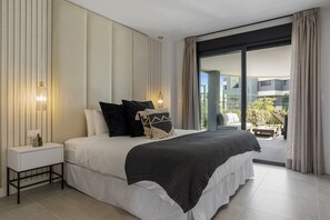 3 bedrooms, in-room safe, iron/ironing board, free WiFi