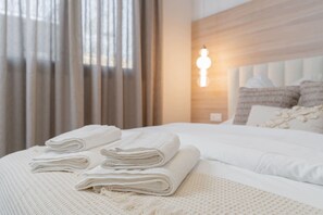 3 bedrooms, in-room safe, iron/ironing board, free WiFi