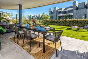 Outdoor dining - La Brisa | Pool - terrace - gym (Estepona)