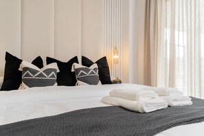 3 bedrooms, in-room safe, iron/ironing board, free WiFi