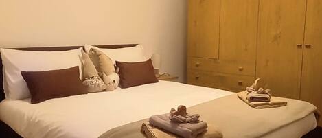 2 Schlafzimmer, Bügeleisen/Bügelbrett, Reisekinderbett, kostenloses WLAN