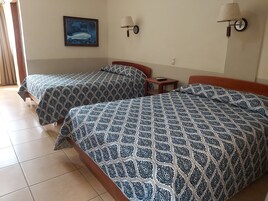 Comfort Double Room | Desk, laptop workspace, blackout drapes, free WiFi