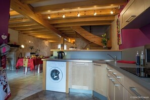 Réfrigérateur, micro-ondes, four, lave-vaisselle