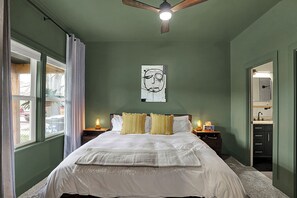 3 habitaciones, tabla de planchar con plancha y cuna de viaje 