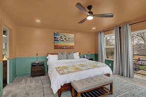 3 bedrooms, iron/ironing board, travel crib, free WiFi