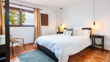 6 bedrooms, free WiFi, bed sheets