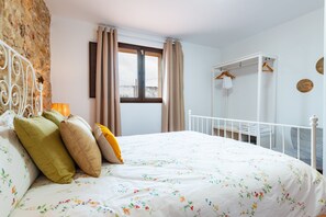 6 quartos, Wi-Fi de cortesia, roupa de cama