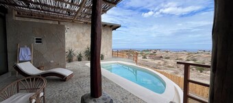  Luxury villa in Vichayito: infinity swimming pool, private forest, ocean view, 14 p