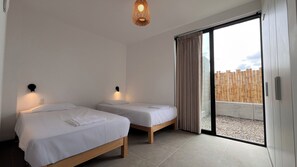 5 bedrooms, iron/ironing board, free WiFi, bed sheets
