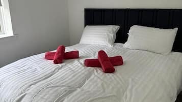 Cottage, 2 Bedrooms | 2 bedrooms, iron/ironing board, free WiFi, bed sheets