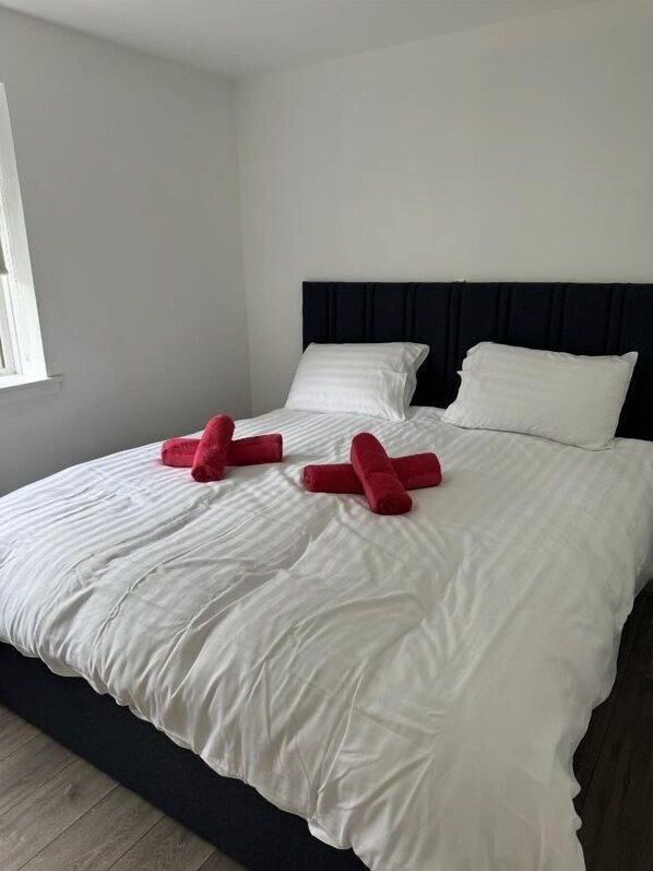 Småhus, 2 soverom | 2 soverom, strykejern/-brett, wi-fi (inkludert) og sengetøy