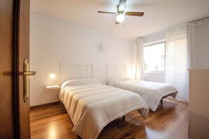 2 chambres, fer et planche à repasser, Wi-Fi, literie fournie