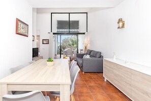 Interior - Holiday Home 'Cala´n Bosch 1a Planta' with Shared Pool, Shared Garden and Air Conditioning (Cap d'Artrutx)