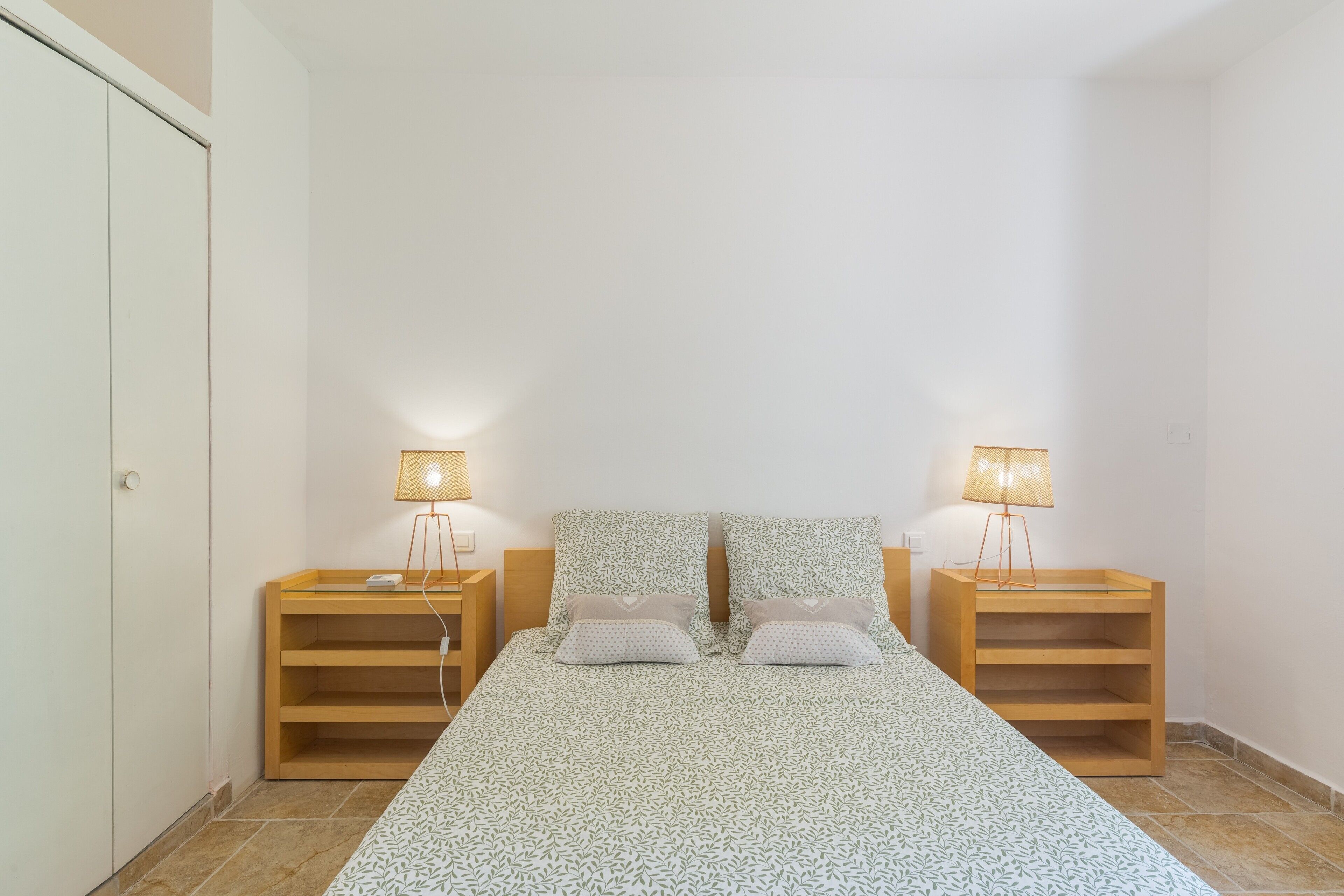 3 chambres, fer et planche à repasser, Wi-Fi gratuit, draps fournis