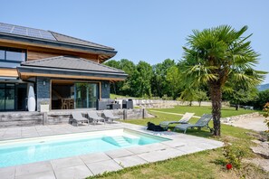 Pool - Villa 'La Quintessence' with Mountain View, Wi-Fi and Air Conditioning (Nonglard)