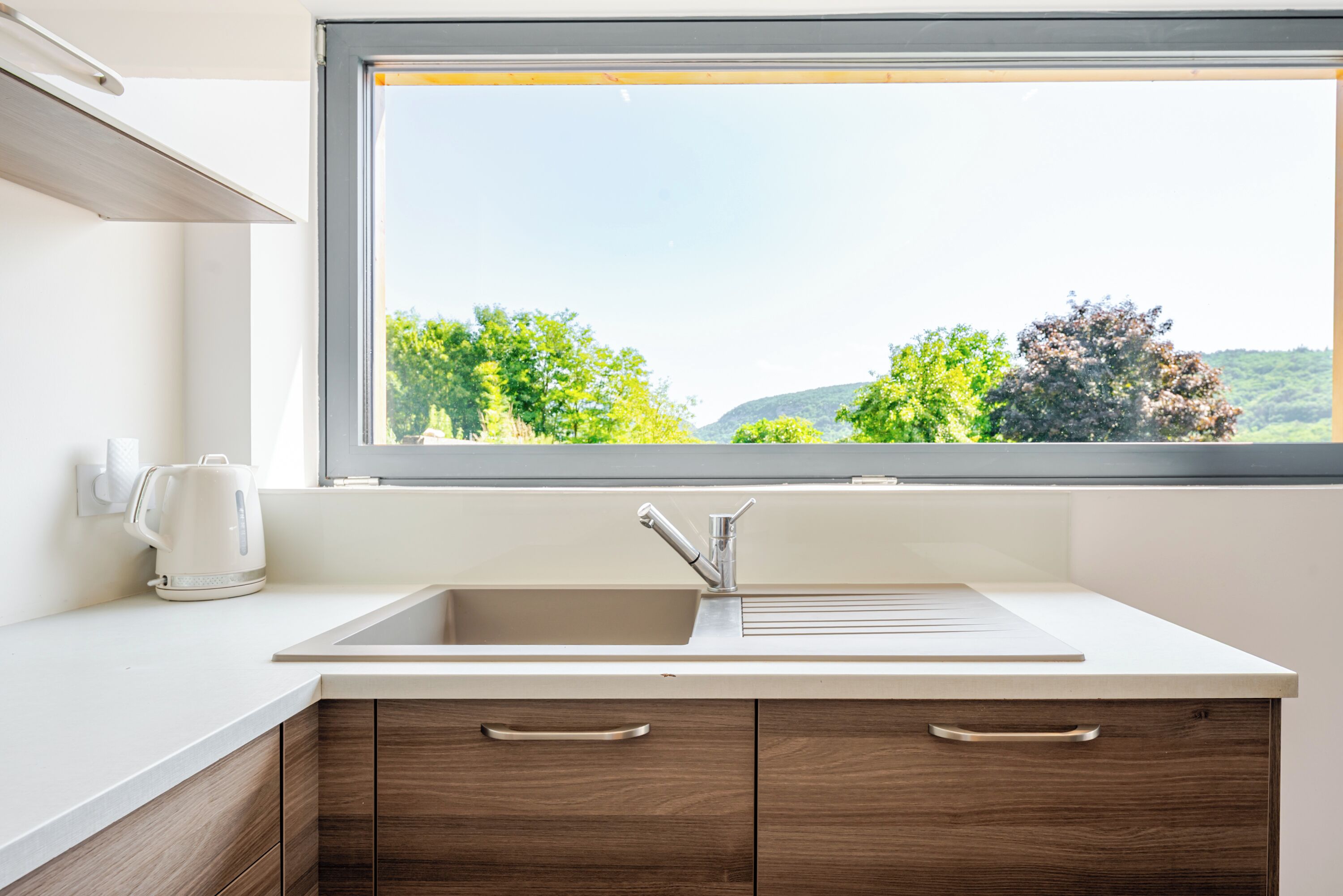 Kylskåp, mikrovågsugn, ugn och spishäll