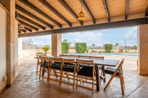 Outdoor dining - Holiday Home 'Sant Blai Nou' with Private Pool, Private Terrace and Wi-Fi (Illes Balears)