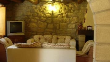 TV, peis og stereoanlegg