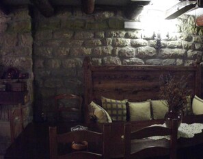 Dining - Country House 'El Rey' with Mountain View, Private Garden and Wi-Fi (Murillo De Gállego)