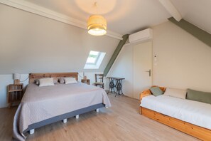 3 camere, ferro/asse da stiro, Wi-Fi gratuito