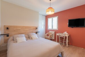 5 chambres, fer et planche à repasser, Wi-Fi gratuit, draps fournis