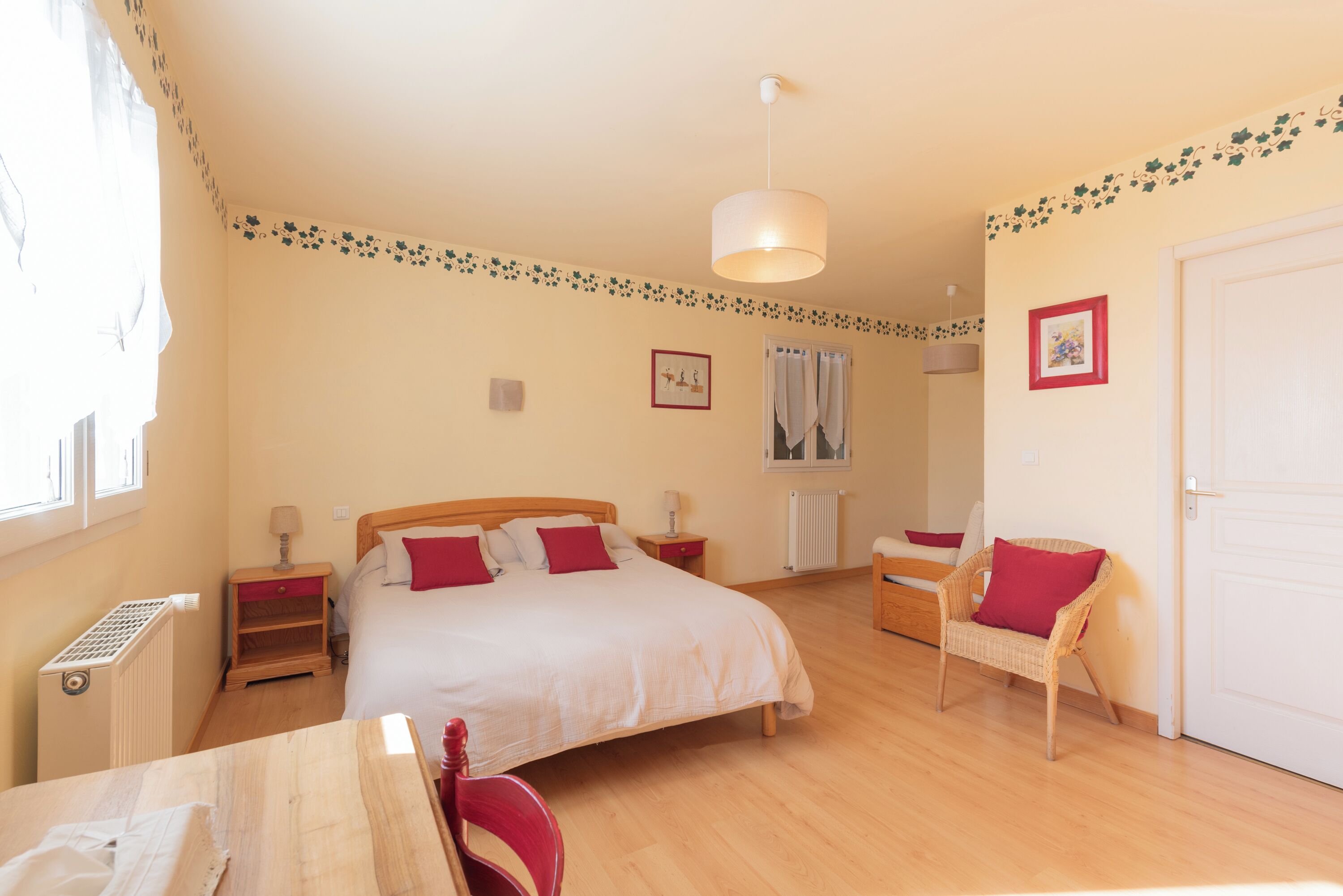 5 bedrooms, iron/ironing board, free WiFi, bed sheets