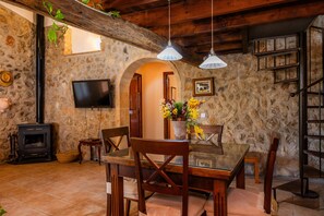 Dining - Villa 'Sestadors' with Mountain View, Wi-Fi and Air Conditioning (Selva)