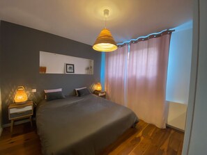 2 chambres, fer et planche Ă repasser, Wi-Fi gratuit, draps fournis