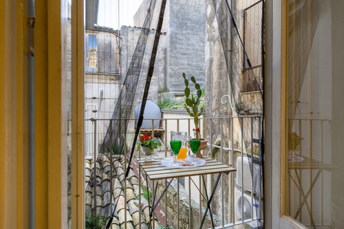 Apartment 'D'Incanto' with Balcony, Wi-Fi and Air Conditioning