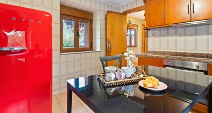 Apartment 'El Bosque' with Mountain Views