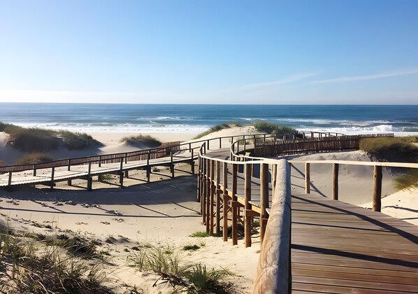 Una spiaggia nelle vicinanze