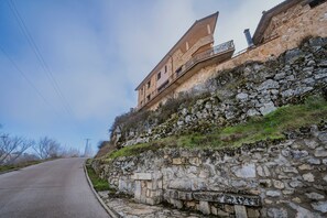 Exterior - Country House 'La Panera' with Mountain View, Private Terrace and Wi-Fi (Castrojimeno)