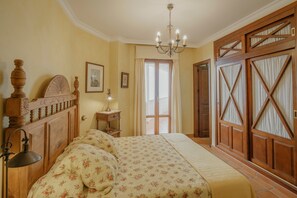 4 bedrooms, iron/ironing board, free WiFi, bed sheets - Country House 'La Panera' with Mountain View, Private Terrace and Wi-Fi (Castrojimeno)