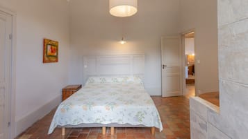 2 sovrum, strykjärn/strykbräda, gratis wi-fi och sängkläder