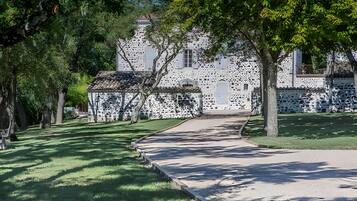 Enceinte de lâhĂ©bergement