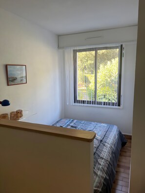 2 quartos, ferros/tábuas de passar roupa, Wi-Fi de cortesia