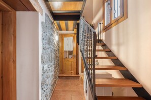 Interior - Country House 'Cal Torrentí' with Mountain View, Private Pool and Wi-Fi (Casserres)