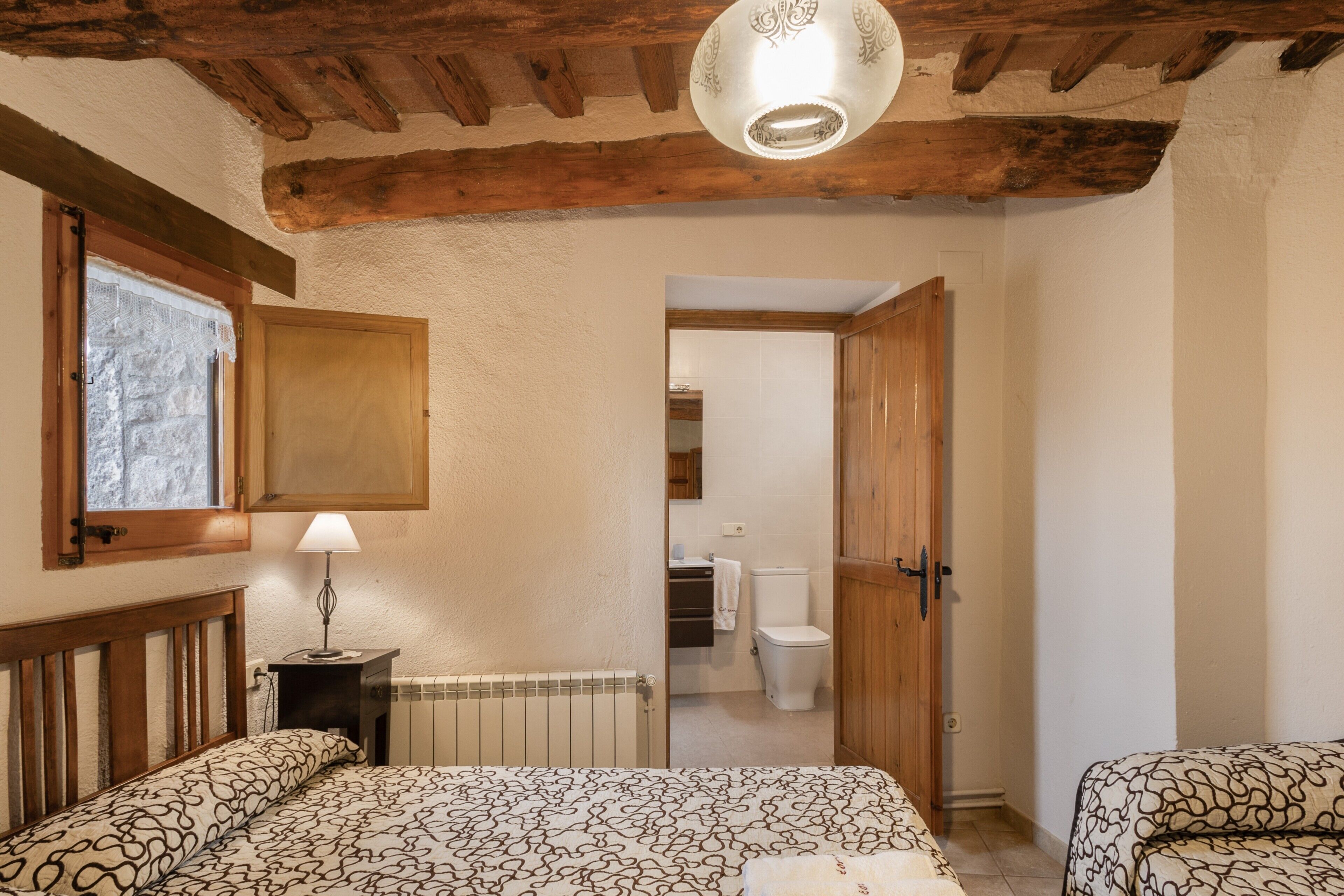 3 chambres, fer et planche à repasser, Wi-Fi gratuit, draps fournis