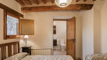 3 chambres, fer et planche à repasser, Wi-Fi gratuit, draps fournis