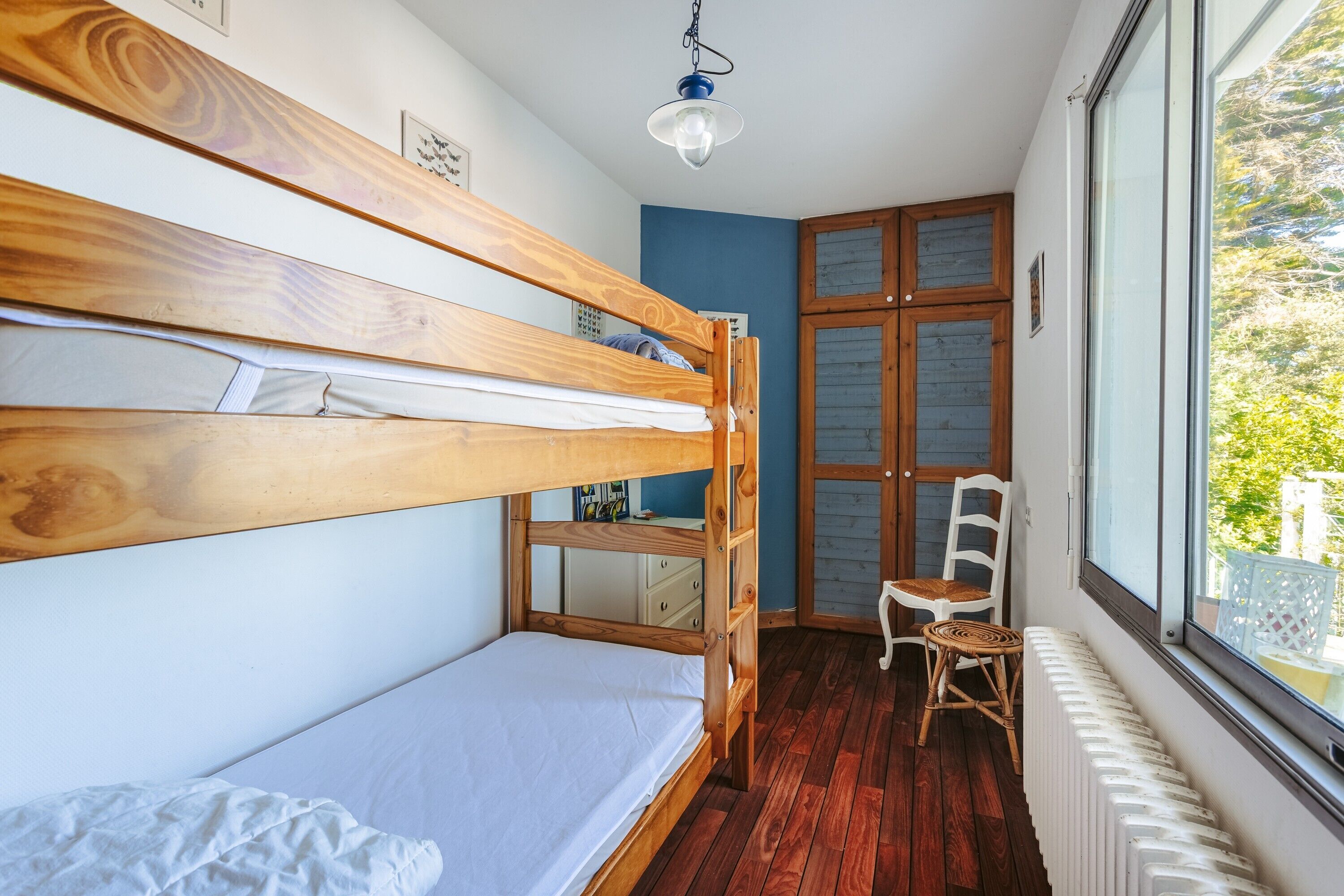 4 bedrooms, iron/ironing board