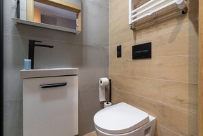 Shower, hair dryer, towels - Reymonta 24 Studio with FREE PARKING (Katowice)