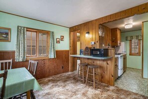 Dining - Machin's Cottage #7 - Cottage Vibes (Estes Park)