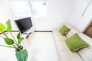 Bàn ủi/dụng cụ ủi quần áo