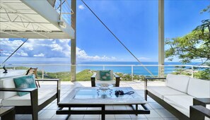 Outdoor dining - Amazing 3BR private villa with all the amenities! (St Thomas)