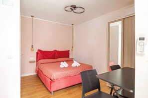 1 soverom, strykejern/-brett, reiseseng for barn og wi-fi