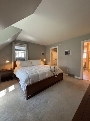 4 bedrooms, desk, iron/ironing board, WiFi